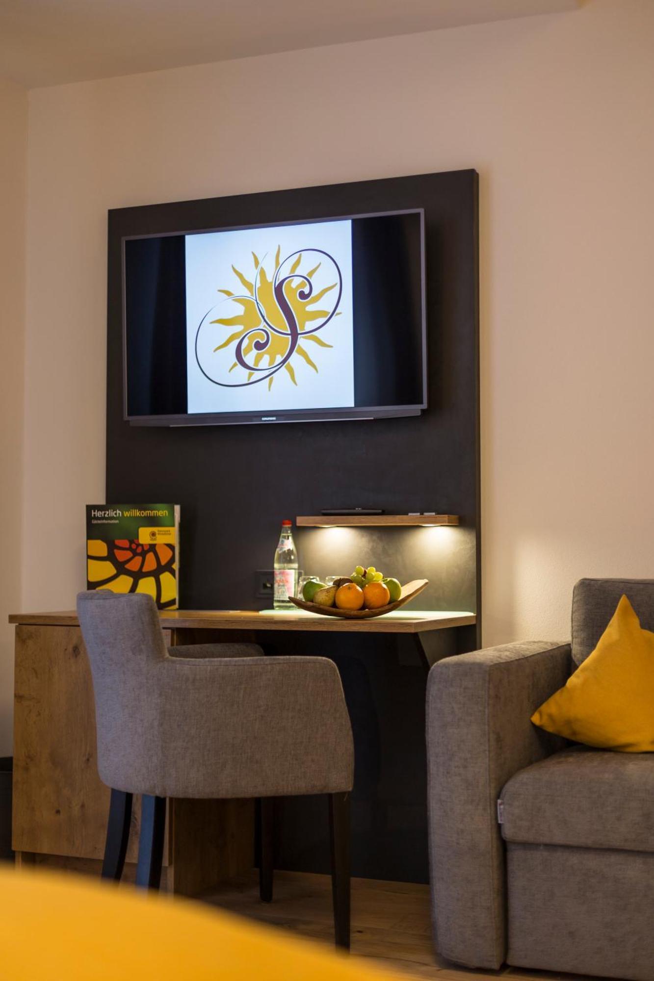 Hotel-Gasthof Zur Sonne Папенхайм Екстериор снимка