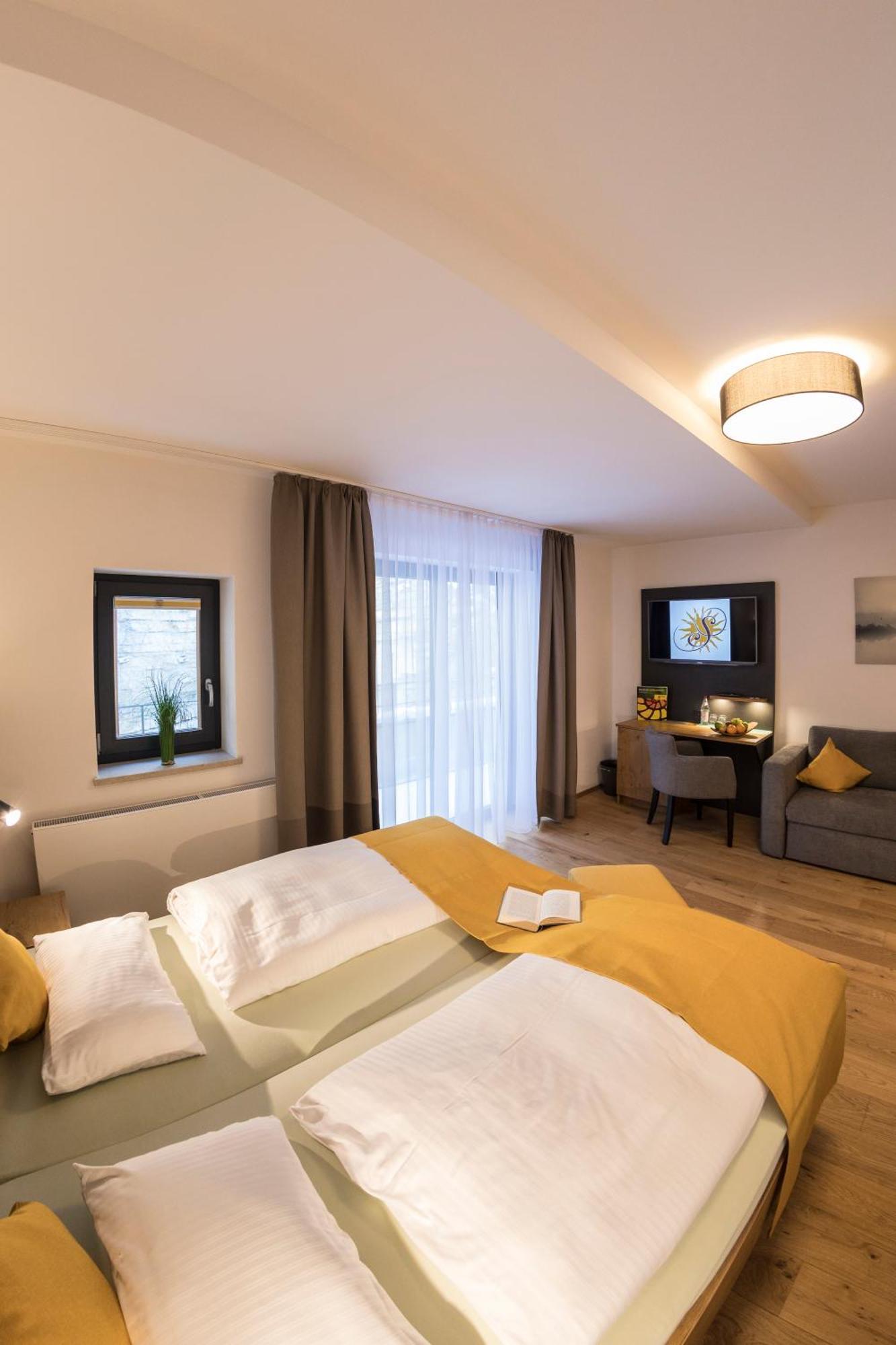 Hotel-Gasthof Zur Sonne Папенхайм Екстериор снимка
