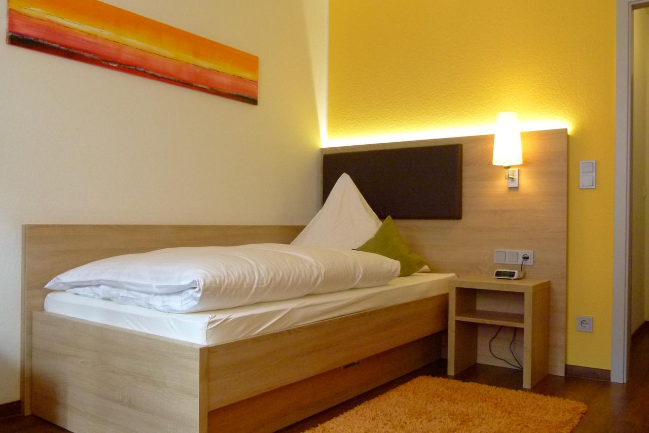 Hotel-Gasthof Zur Sonne Папенхайм Екстериор снимка
