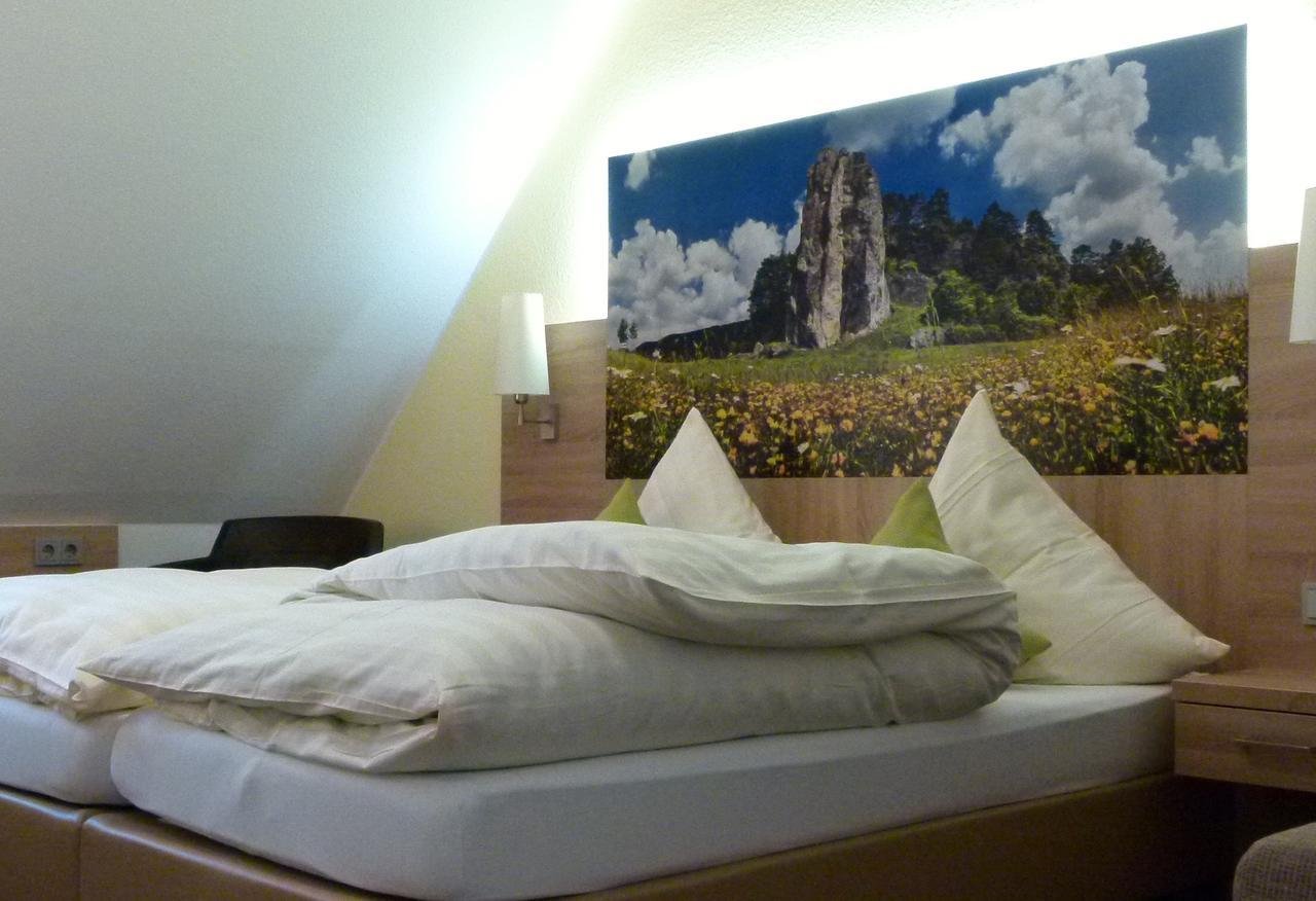 Hotel-Gasthof Zur Sonne Папенхайм Екстериор снимка