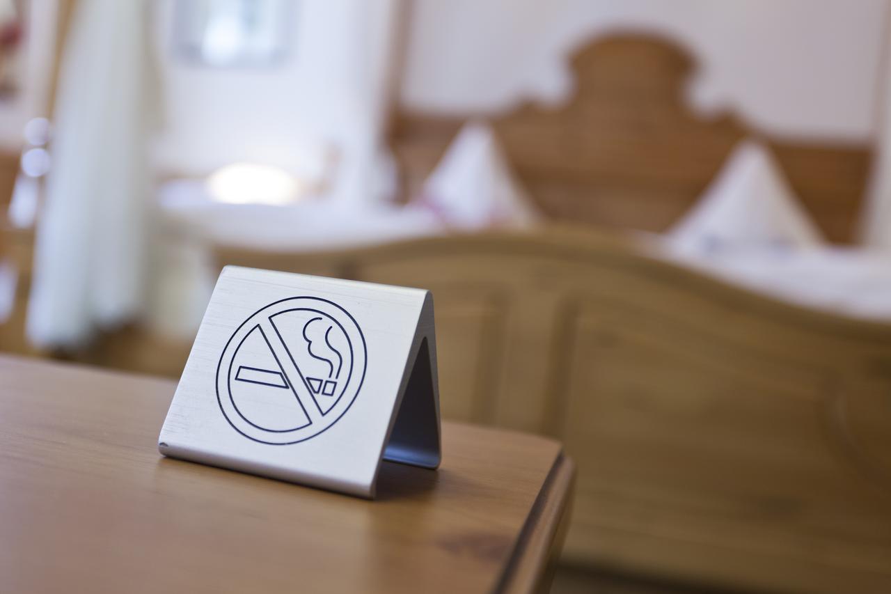 Hotel-Gasthof Zur Sonne Папенхайм Екстериор снимка