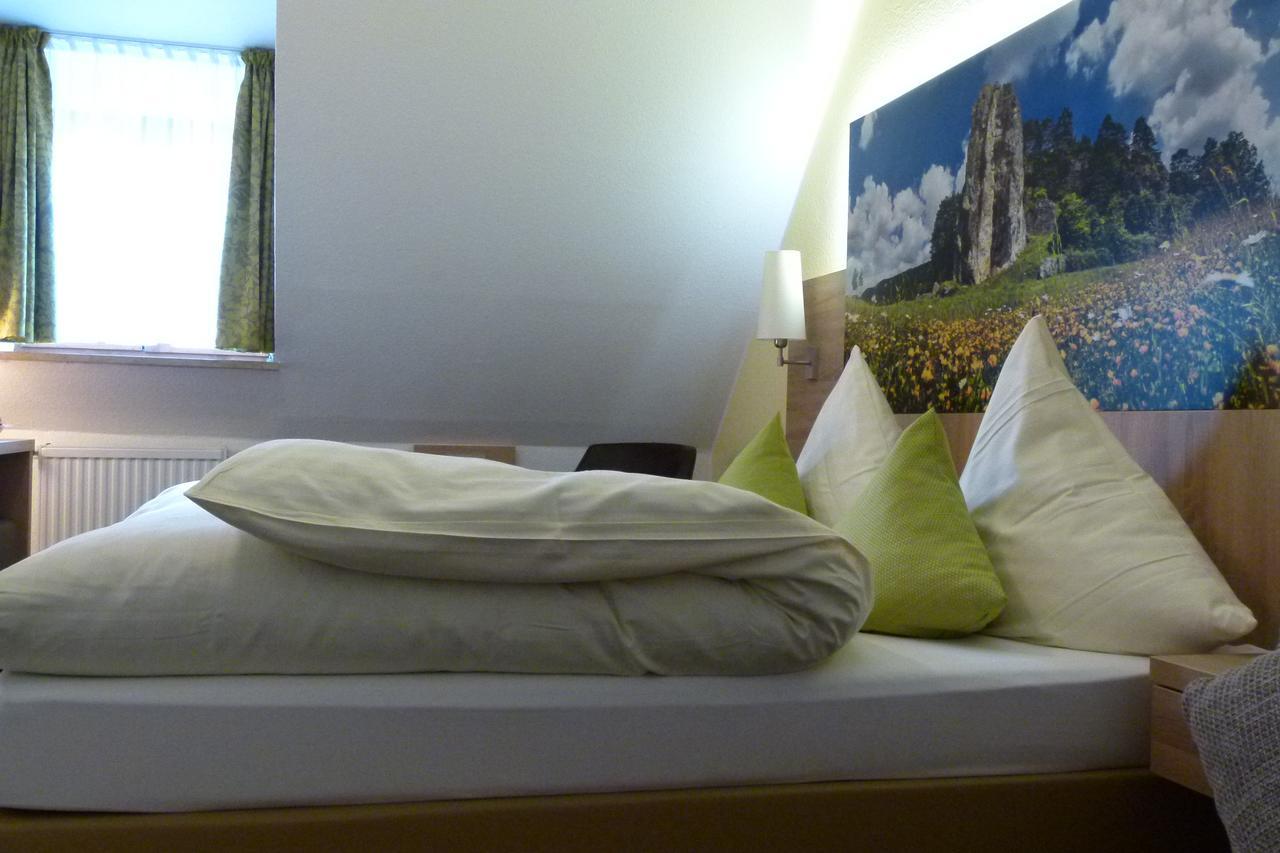 Hotel-Gasthof Zur Sonne Папенхайм Екстериор снимка